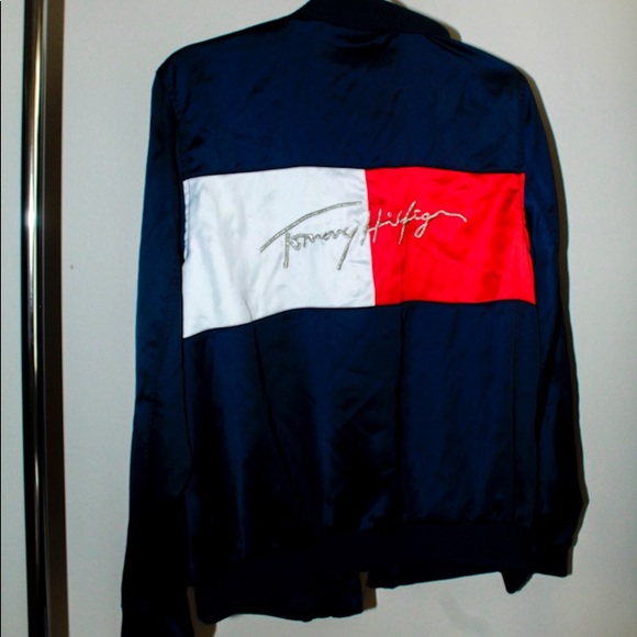 COPY - MUST GO ‼️ Like new Tommy Jeans sweatshirt. Read description below 👇